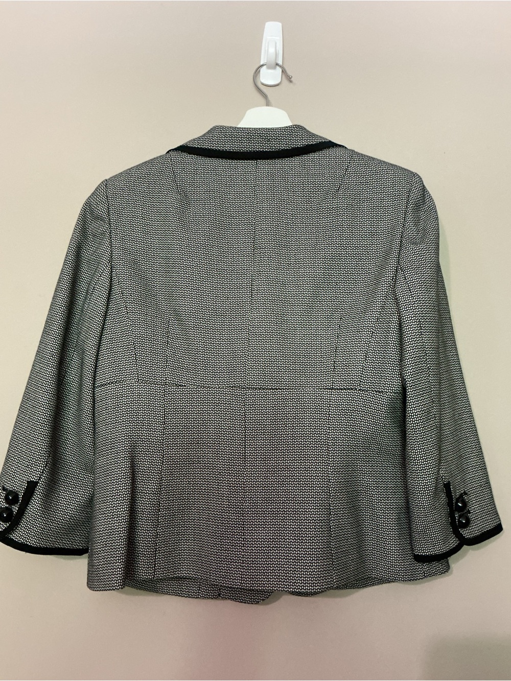Nine West Black & White Cropped Blazer with Contrast Trim and 3/4 Length Sleeves - Picture 2 of 6